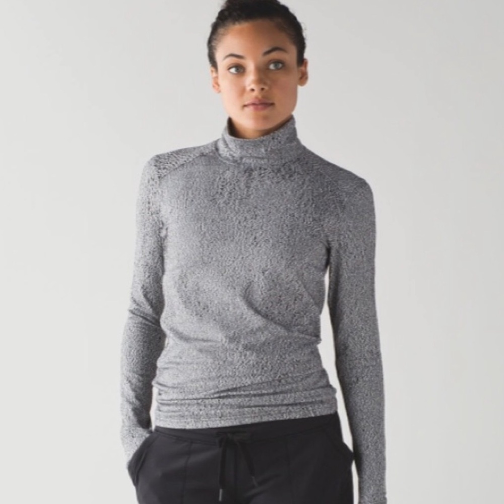 Gorgeous Lululemon Turtleneck Size 4